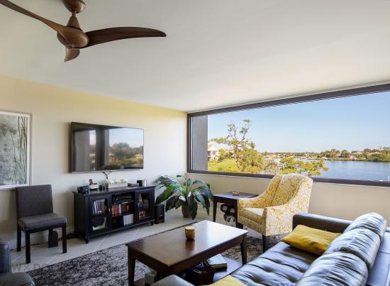 jumbo sized window with exterior riverfront view